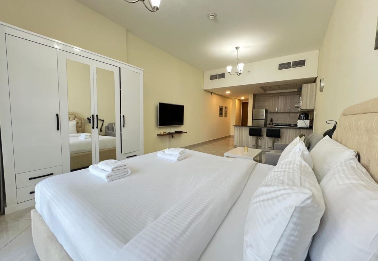 Studio in Dubai - Airy Luxe Studio in Chaimaa-06