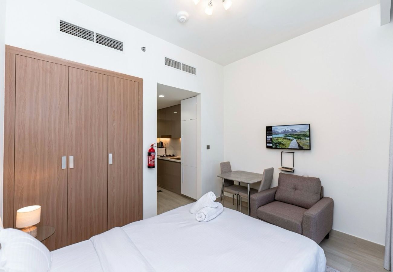Studio in Dubai - Stayscape Luxe Studio in Azizi Riviera