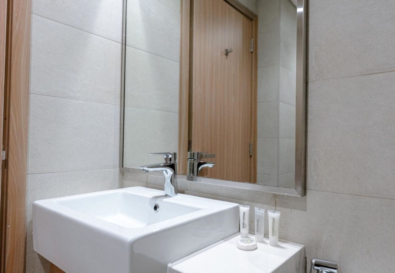 Studio in Dubai - Stayscape Luxe Studio in Azizi Riviera