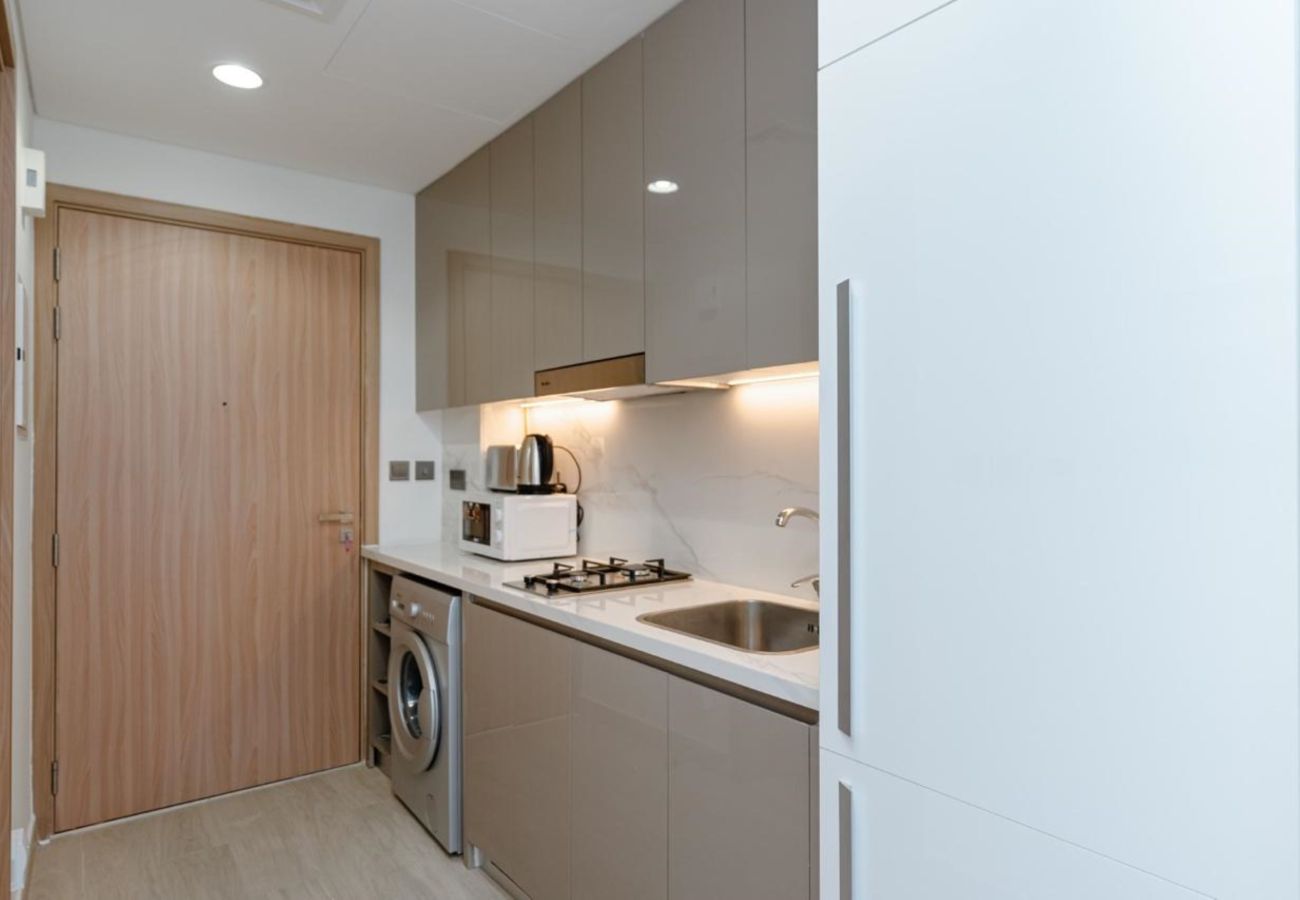 Studio in Dubai - Stayscape Luxe Studio in Azizi Riviera