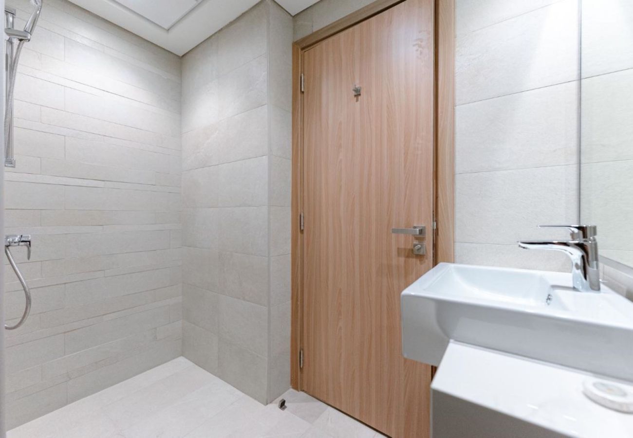 Studio in Dubai - Stayscape Luxe Studio in Azizi Riviera