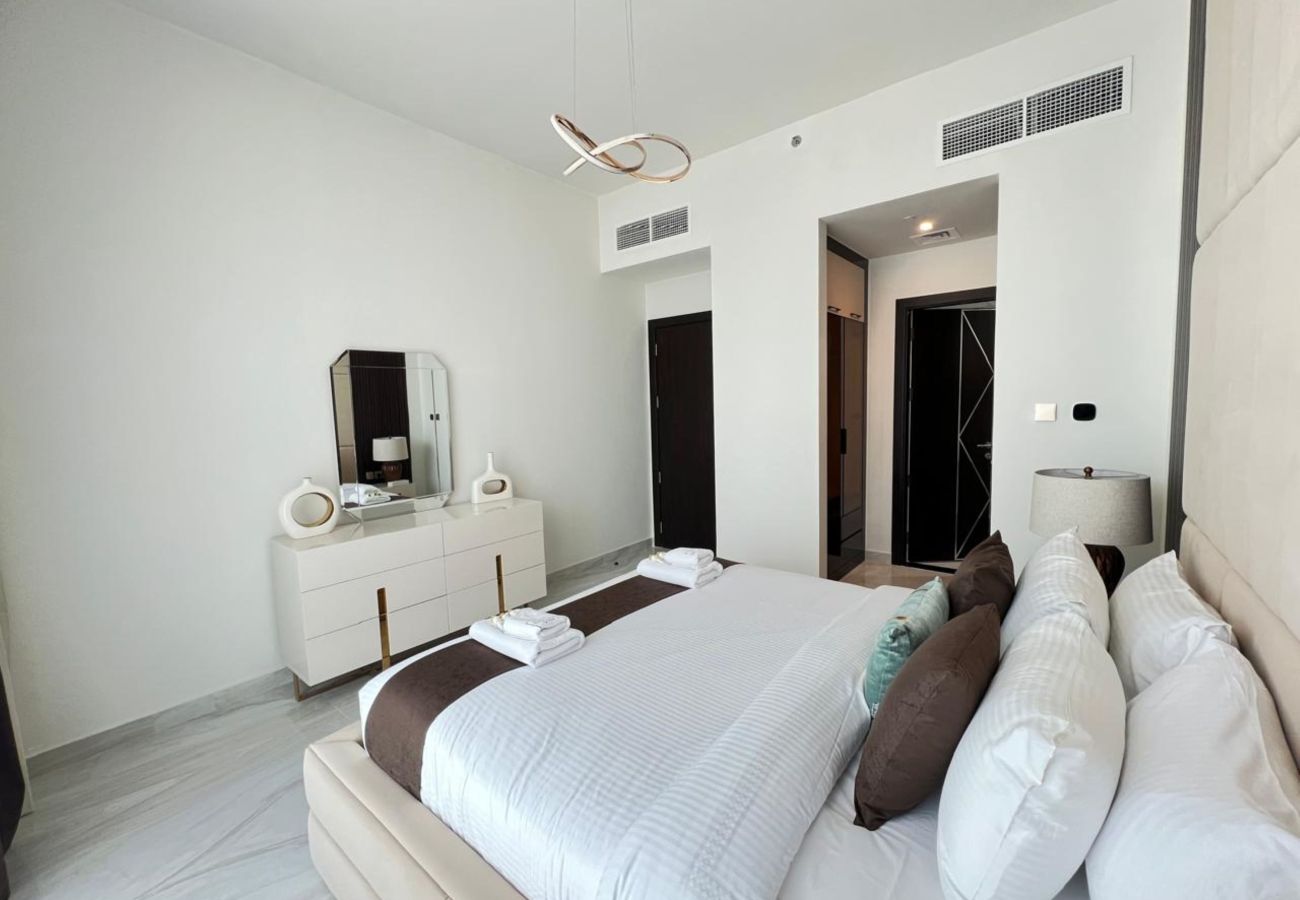 Apartment in Dubai - A Sophisticated 2BR Stay w Study in Gemz-9