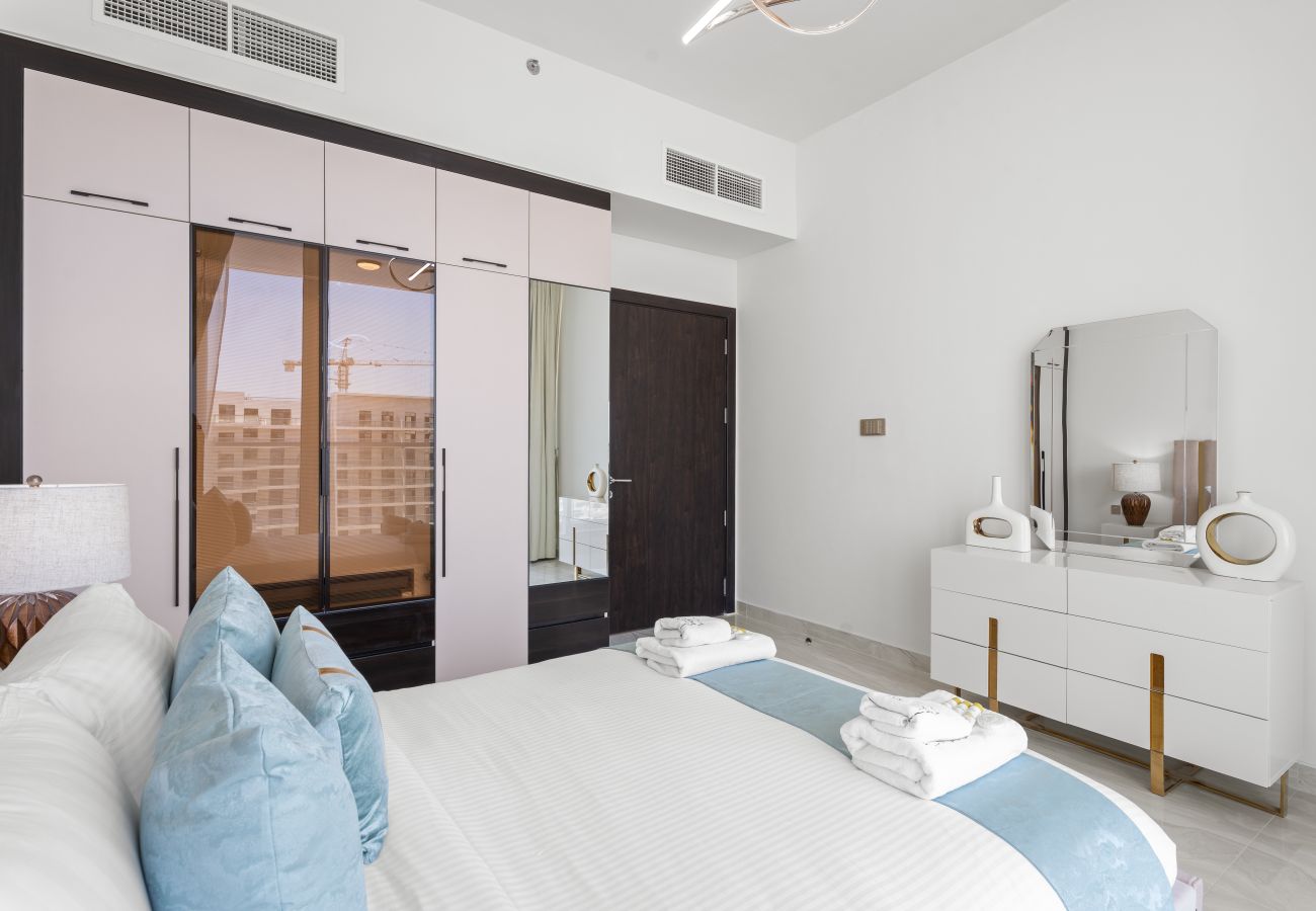 Apartment in Dubai - The Royal Suite | 2BR w Study in Gemz-04