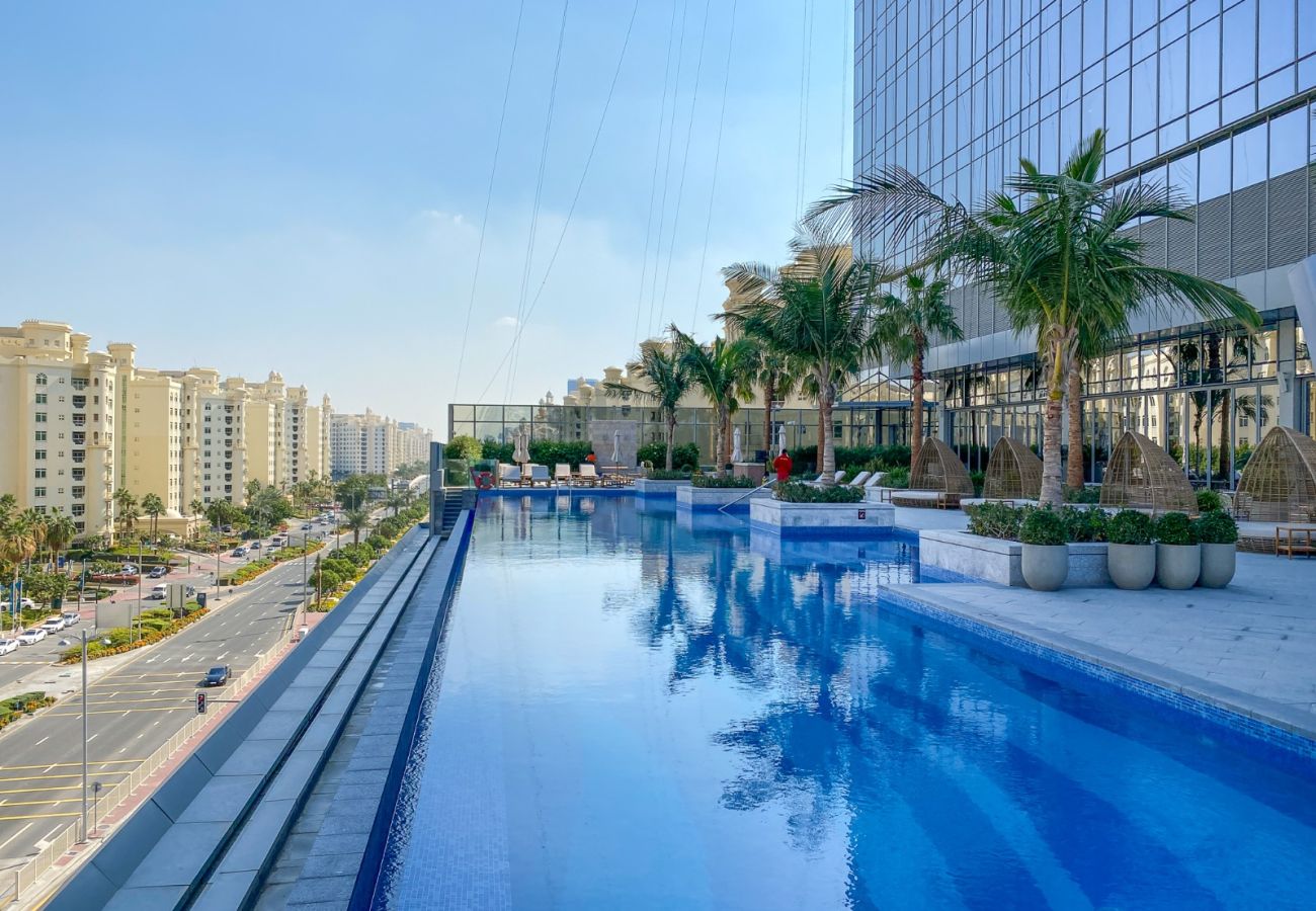Apartment in Dubai - Tranquil Pearl | Luxe 1BR Island Retreat in Palm