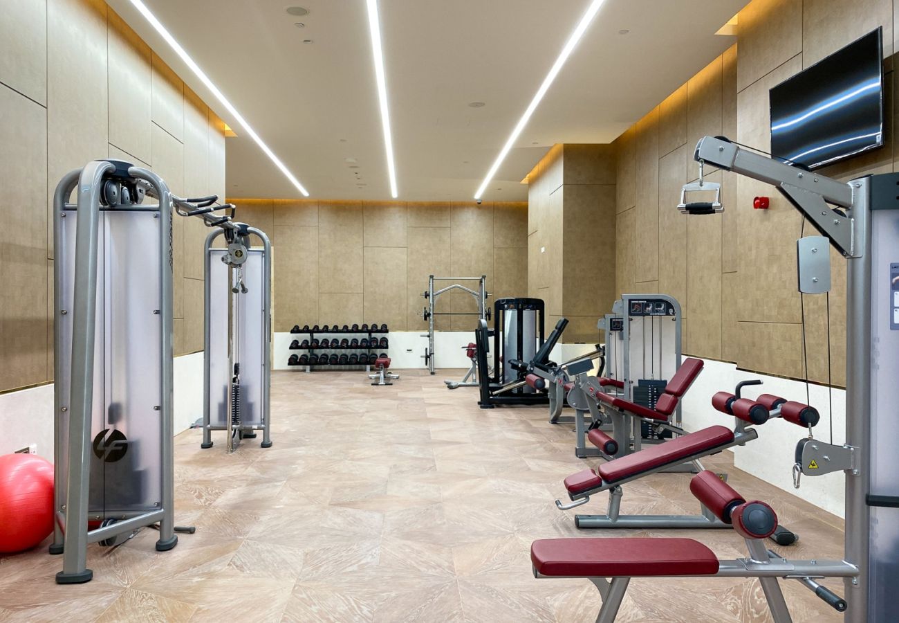 Apartment in Dubai - Tranquil Pearl | Luxe 1BR Island Retreat in Palm