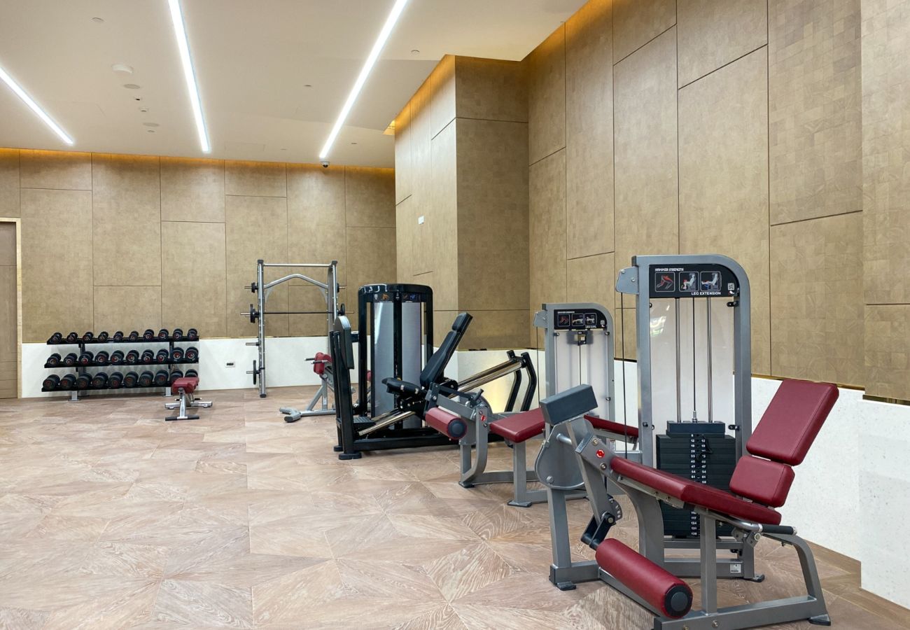 Apartment in Dubai - Tranquil Pearl | Luxe 1BR Island Retreat in Palm