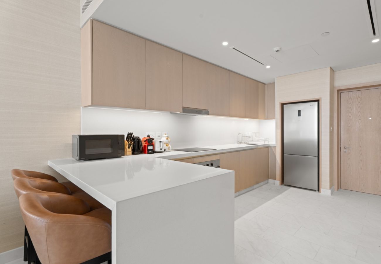 Apartment in Dubai - Tranquil Pearl | Luxe 1BR Island Retreat in Palm