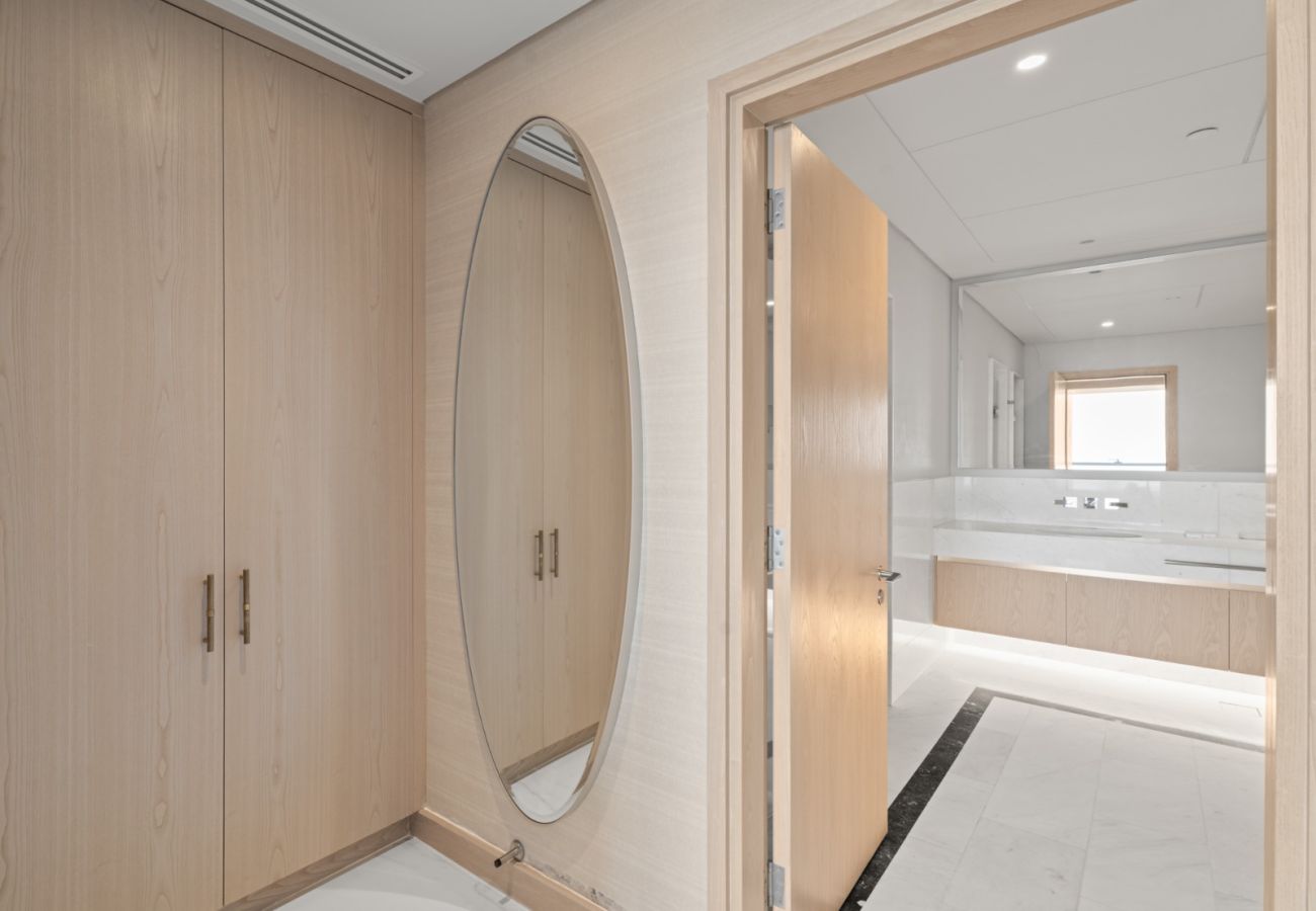 Apartment in Dubai - Tranquil Pearl | Luxe 1BR Island Retreat in Palm