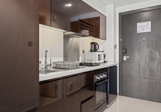 Studio in Dubai - Sunlit Studio Haven | Luxury Living in Majestine Studio in Dubai - Sunlit Studio Haven | Luxury Living in Majestine