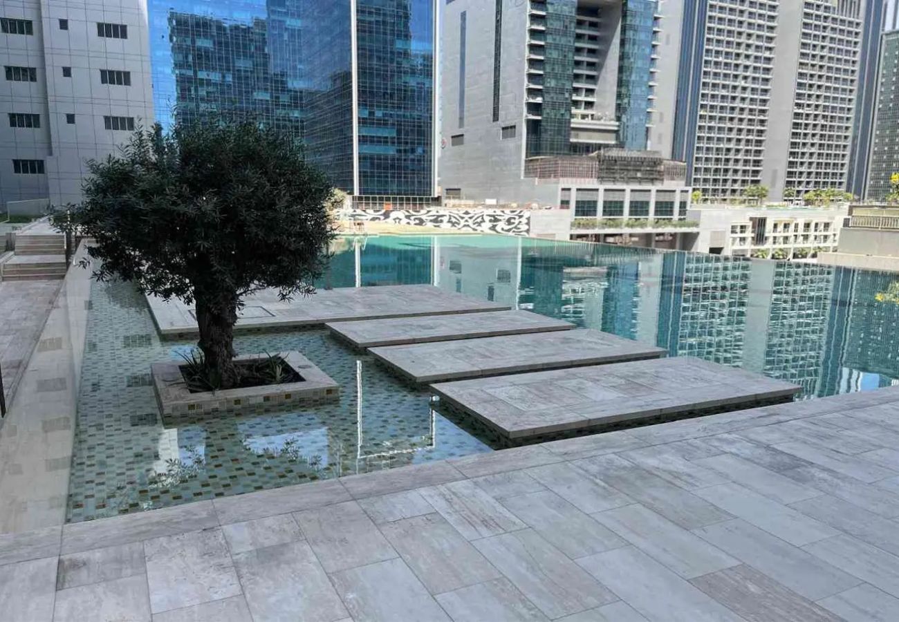 Studio in Dubai - Sunlit Studio Haven | Luxury Living in Majestine