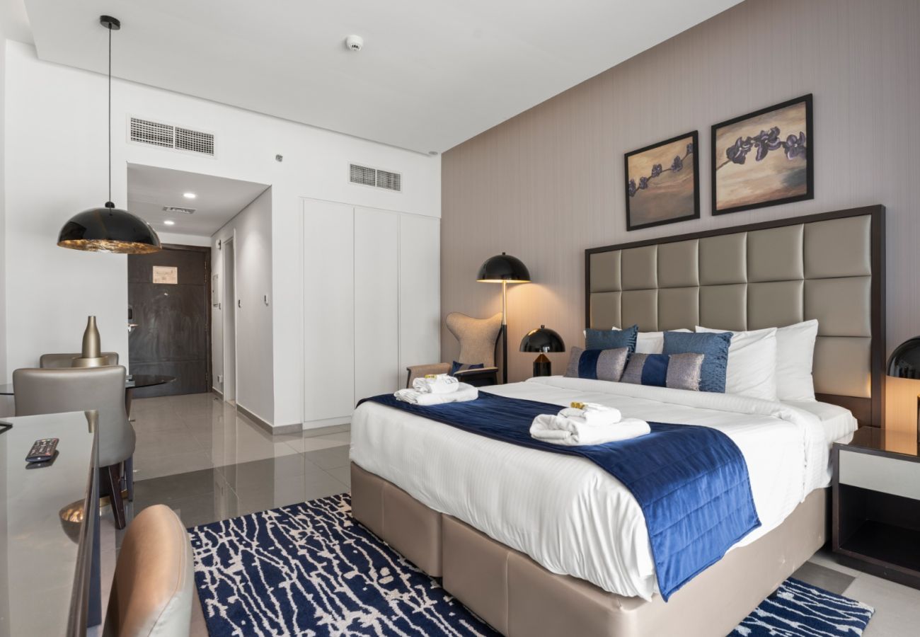 Studio in Dubai - Sunlit Studio Haven | Luxury Living in Majestine