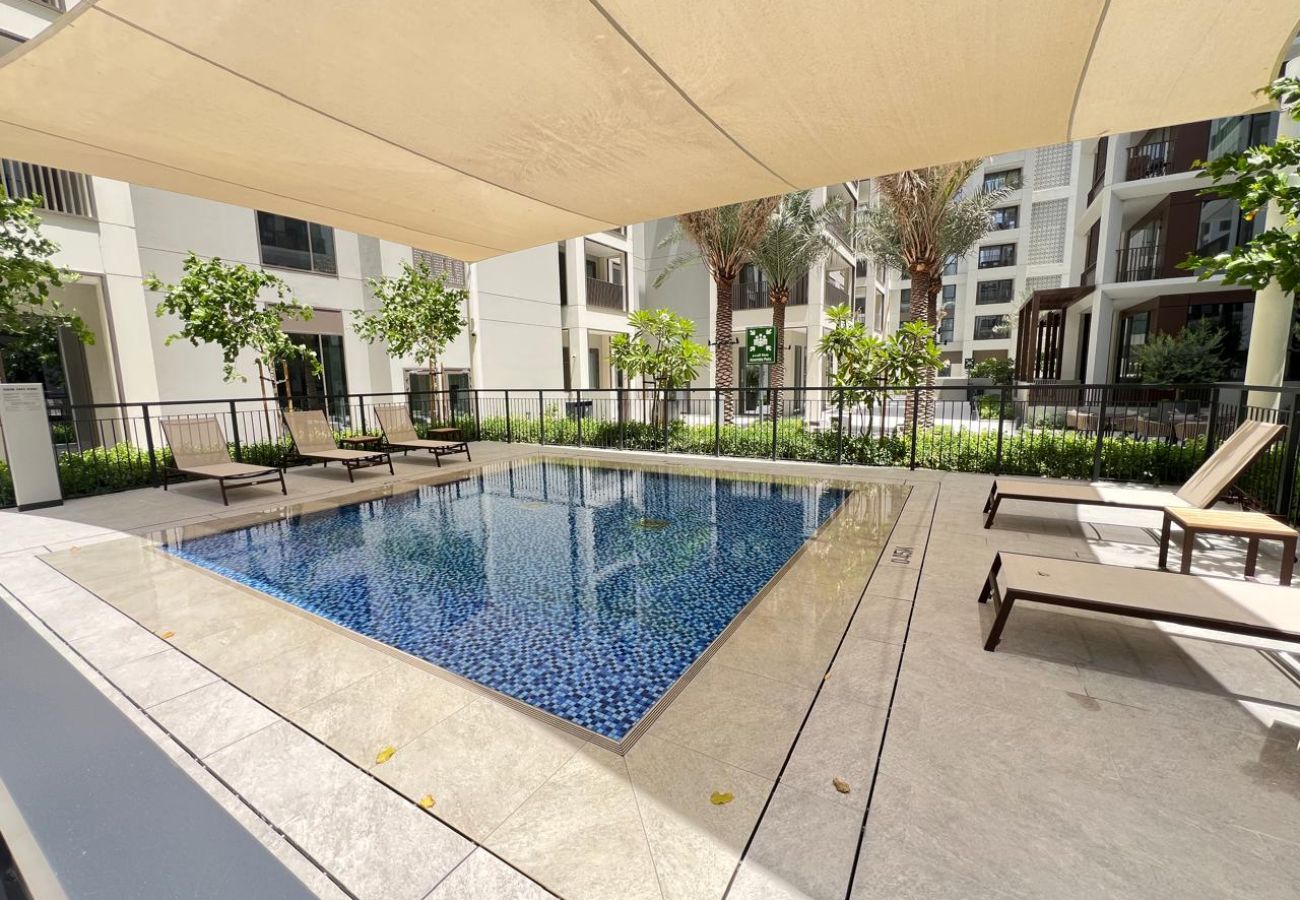Apartment in Dubai - Creekside Charm | Homely 2BR in Lotus 2