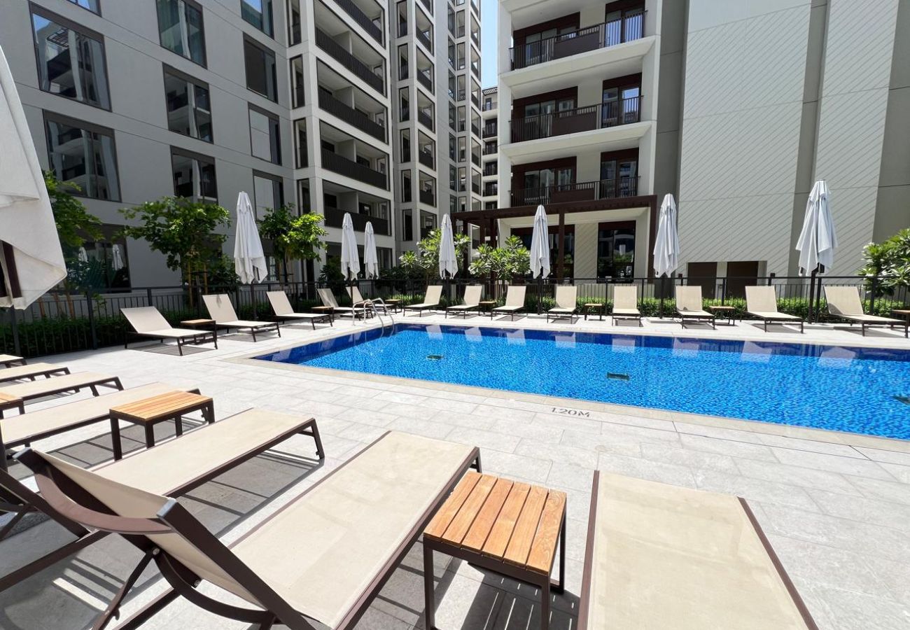 Apartment in Dubai - Creekside Charm | Homely 2BR in Lotus 2