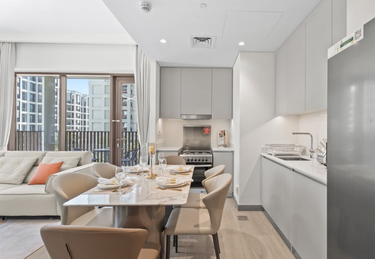 Apartment in Dubai - Creekside Charm | Homely 2BR in Lotus 2