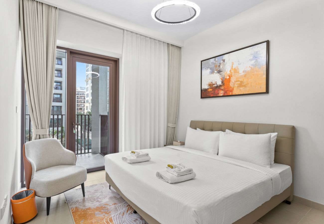 Apartment in Dubai - Creekside Charm | Homely 2BR in Lotus 2