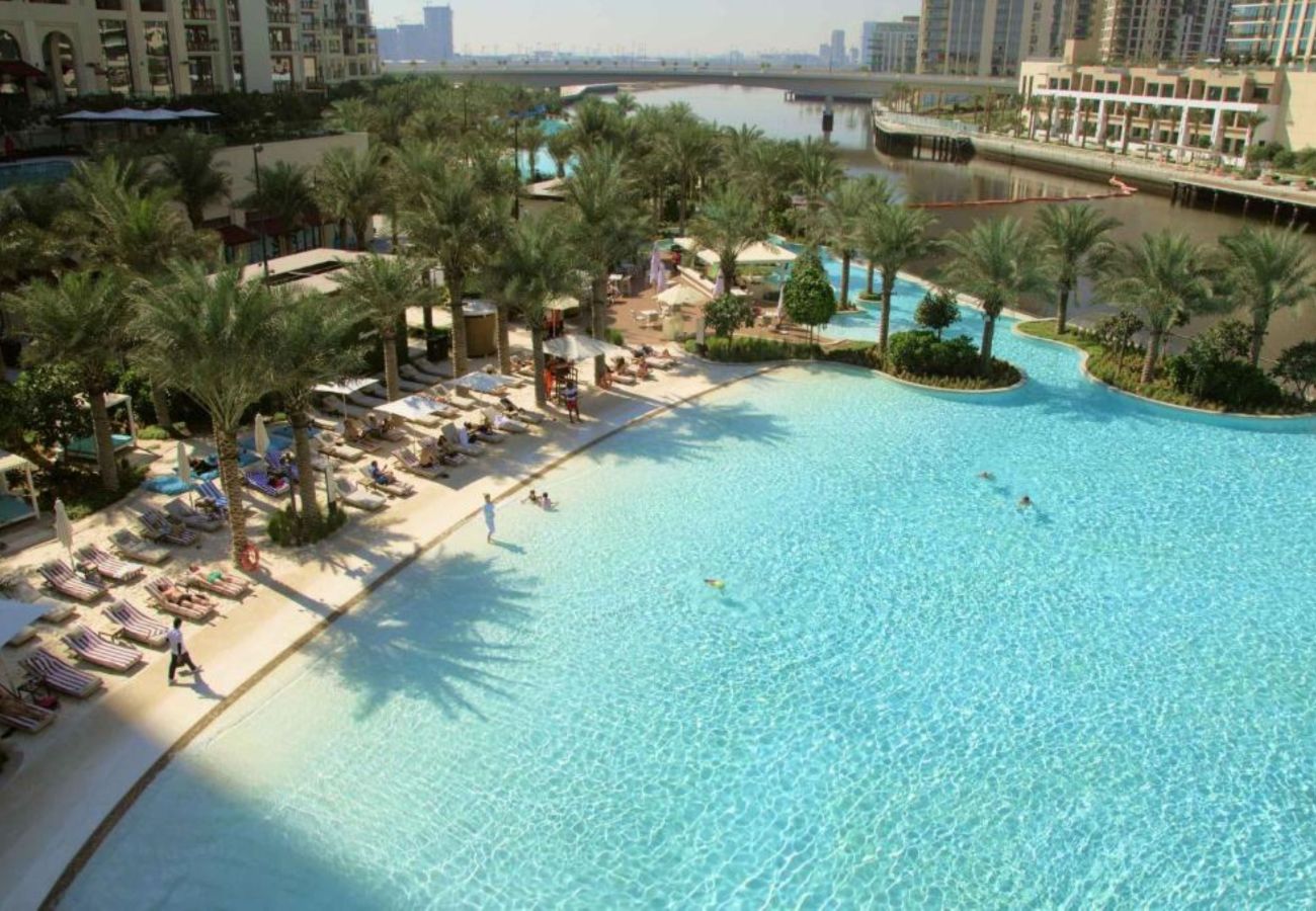 Apartment in Dubai - Creekside Charm | Homely 2BR in Lotus 2