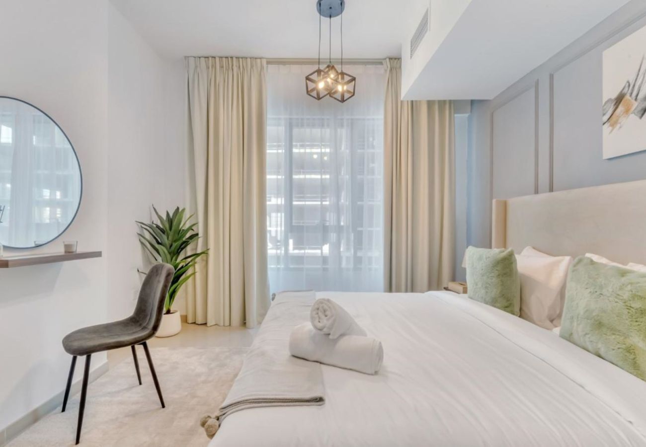 Apartment in Dubai - The Radiance 1BR Suite w Sofa Cum Bed in Ontario