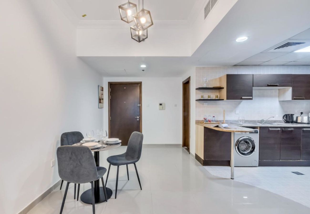 Apartment in Dubai - The Radiance 1BR Suite w Sofa Cum Bed in Ontario
