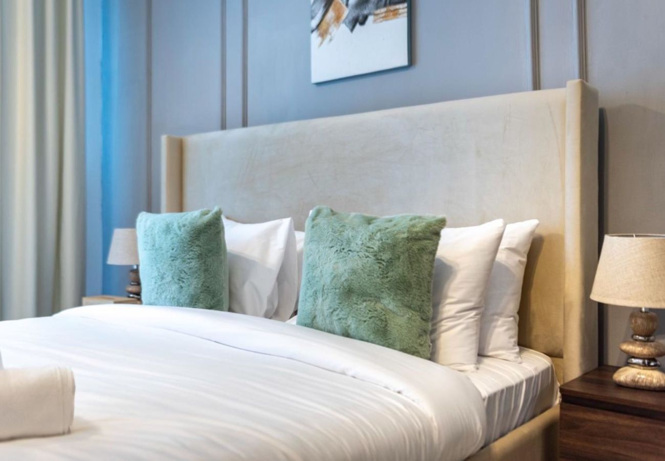 Apartment in Dubai - The Radiance 1BR Suite w Sofa Cum Bed in Ontario
