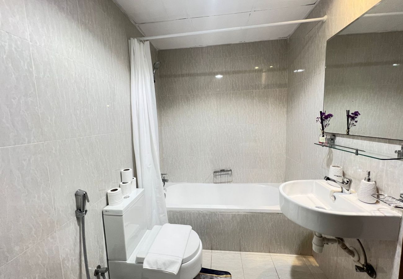 Apartment in Dubai - The Radiance 1BR Suite w Sofa Cum Bed in Ontario