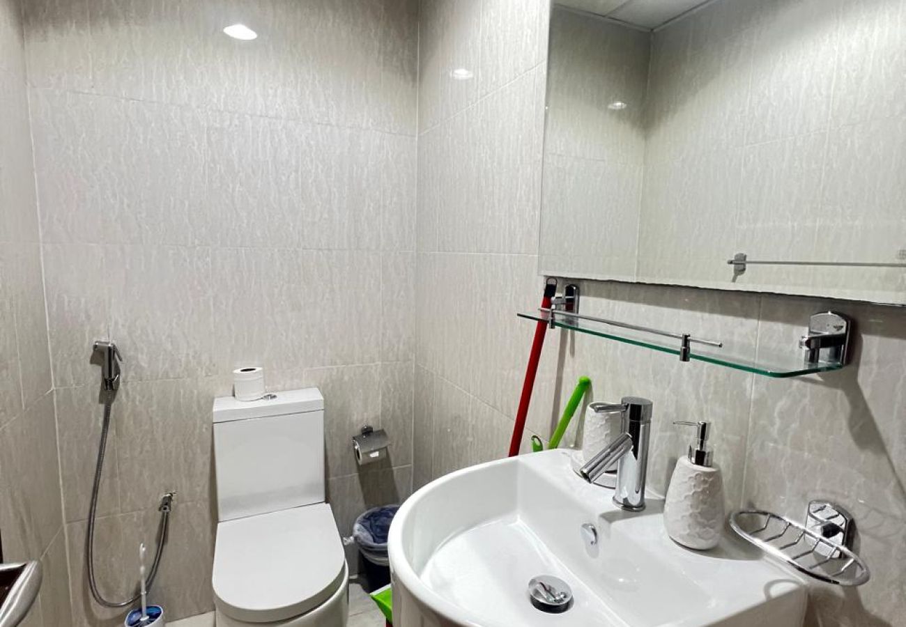 Apartment in Dubai - The Radiance 1BR Suite w Sofa Cum Bed in Ontario