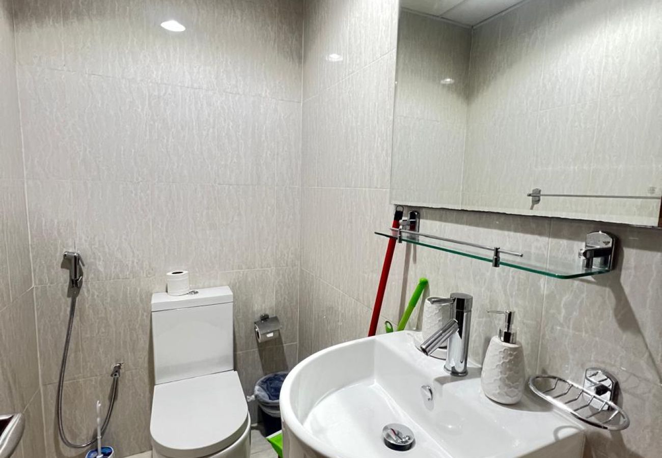 Apartment in Dubai - The Radiance 1BR Suite w Sofa Cum Bed in Ontario