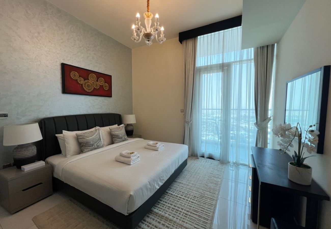 Apartment in Dubai - Bliss & Beyond | Classy 1BR w Extra Bed in Miraclz