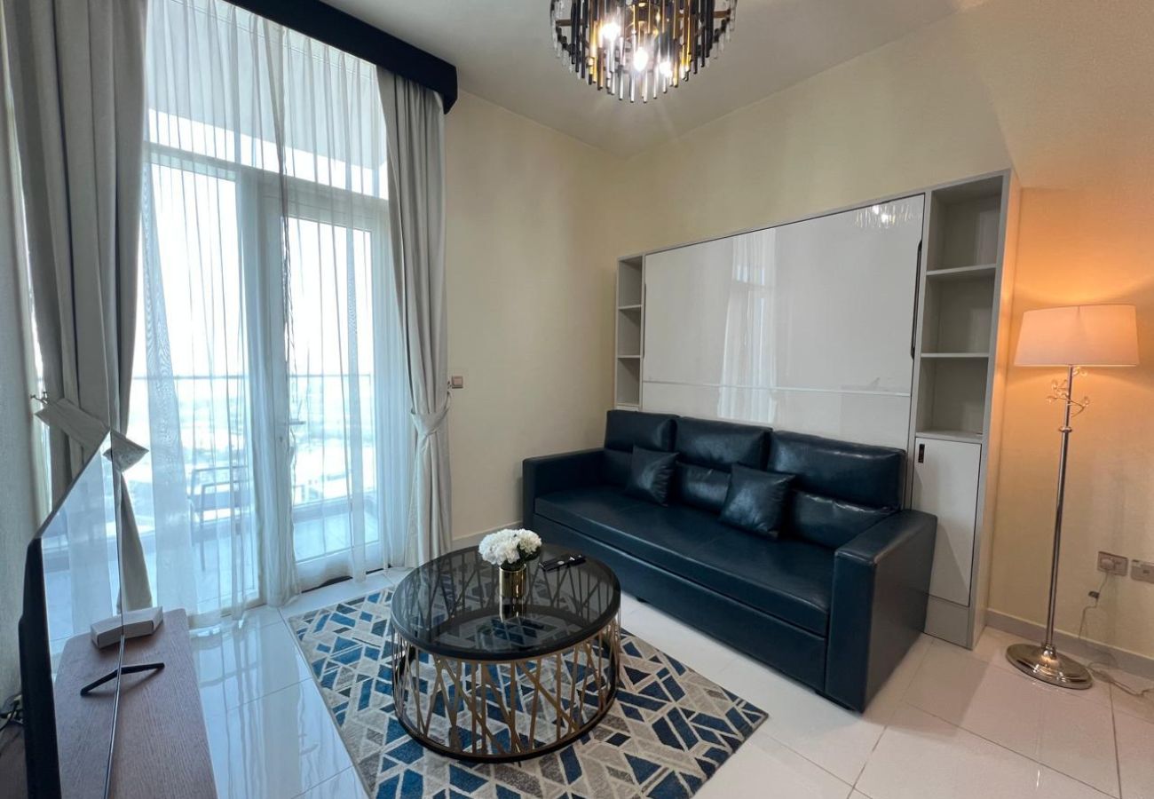 Apartment in Dubai - Bliss & Beyond | Classy 1BR w Extra Bed in Miraclz