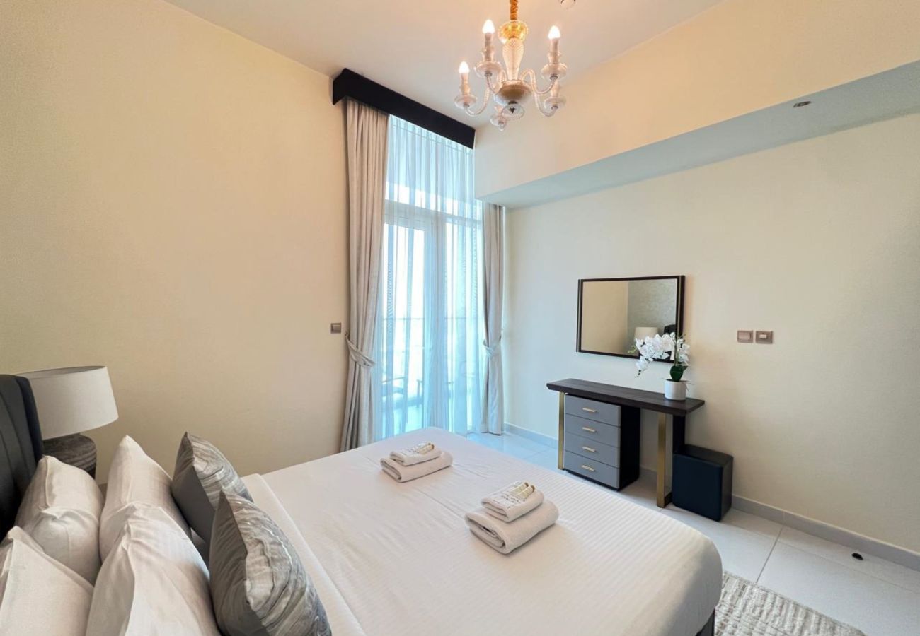Apartment in Dubai - Bliss & Beyond | Classy 1BR w Extra Bed in Miraclz