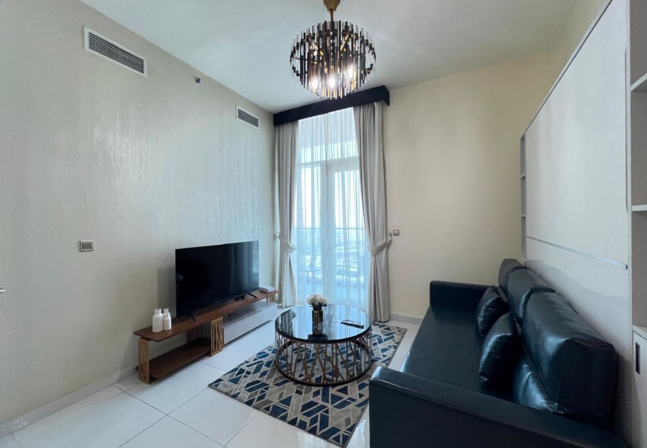 Apartment in Dubai - Bliss & Beyond | Classy 1BR w Extra Bed in Miraclz