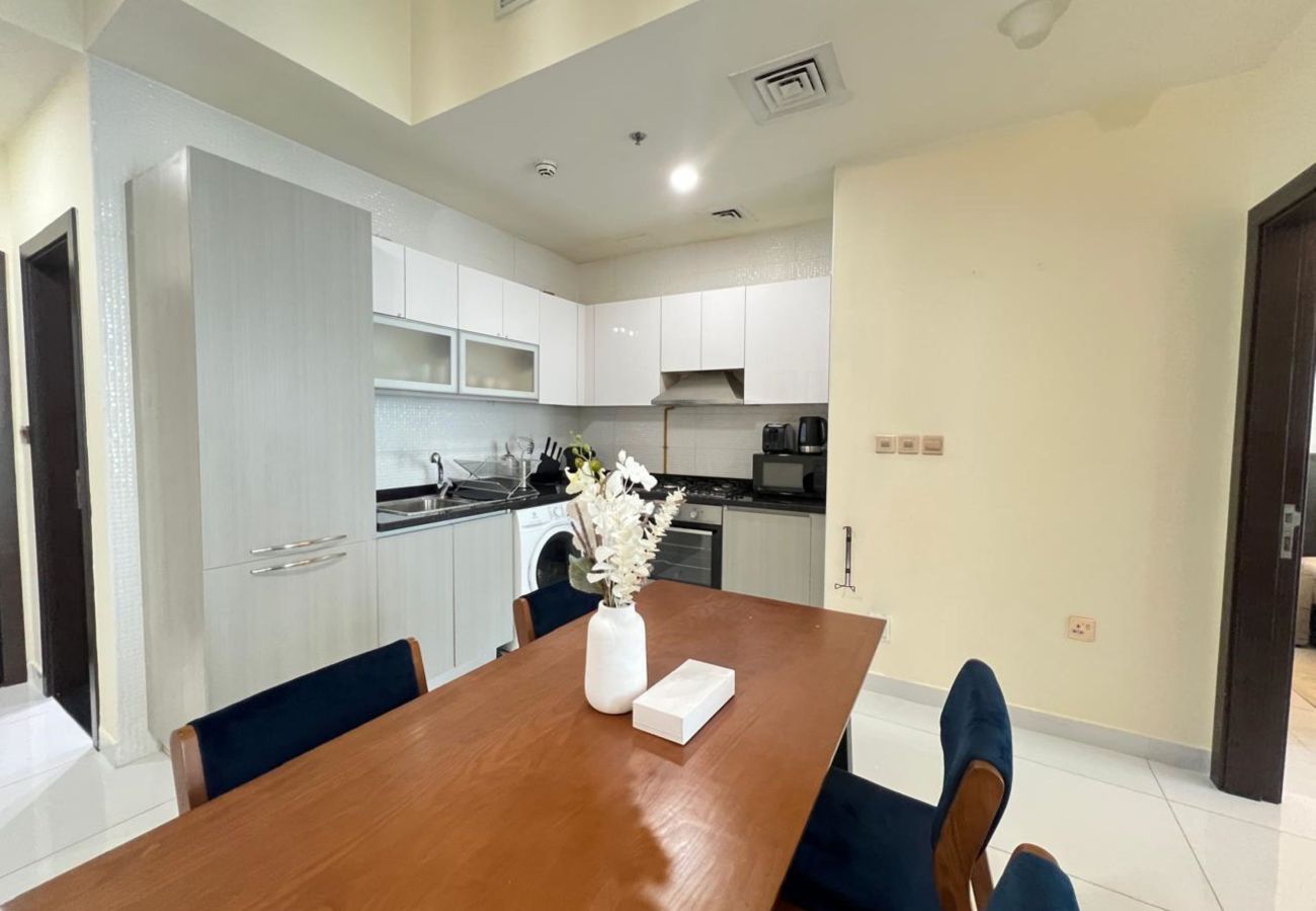 Apartment in Dubai - Bliss & Beyond | Classy 1BR w Extra Bed in Miraclz