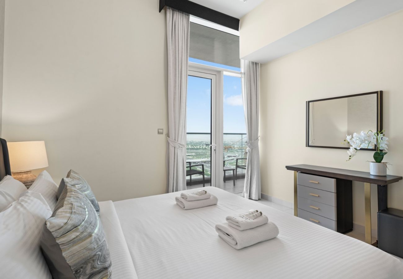 Apartment in Dubai - Bliss & Beyond | Classy 1BR w Extra Bed in Miraclz