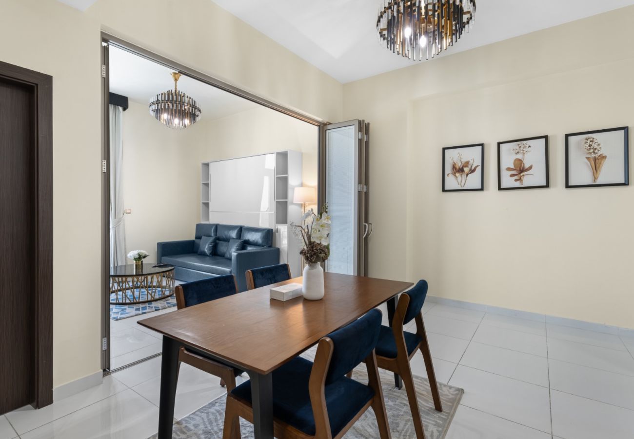 Apartment in Dubai - Bliss & Beyond | Classy 1BR w Extra Bed in Miraclz