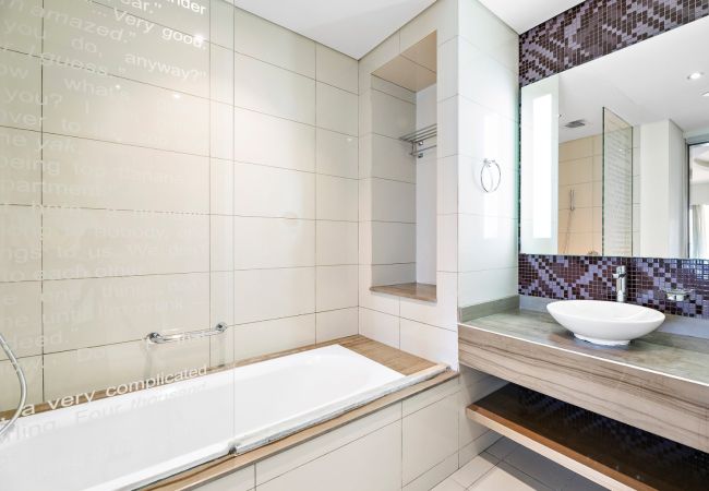 Apartment in Dubai - The Signature Suite 1BDR in Paramount Tower A Apartment in Dubai - The Signature Suite 1BDR in Paramount Tower A