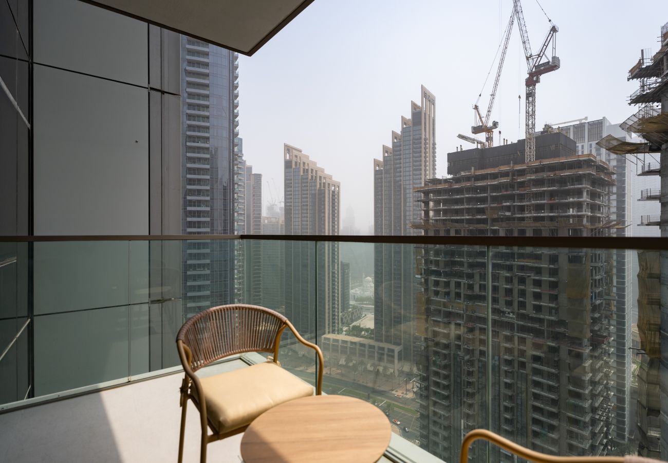 Apartment in Dubai - Grande Essence: Elegant 1BR in Downtown