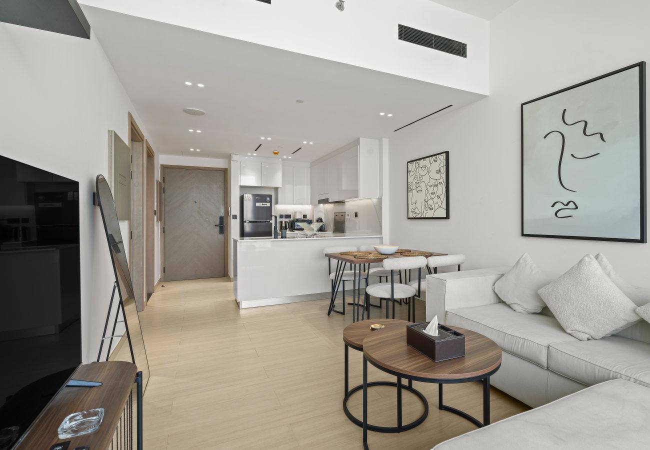 Apartment in Dubai - Chic and Stylish 1 BDR in Binghatti corner - JVC