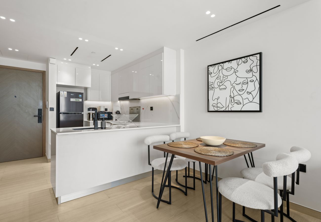 Apartment in Dubai - Chic and Stylish 1 BDR in Binghatti corner - JVC