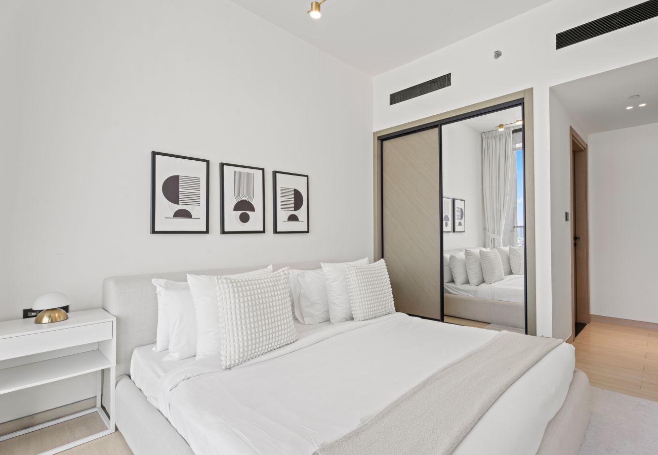 Apartment in Dubai - Chic and Stylish 1 BDR in Binghatti corner - JVC