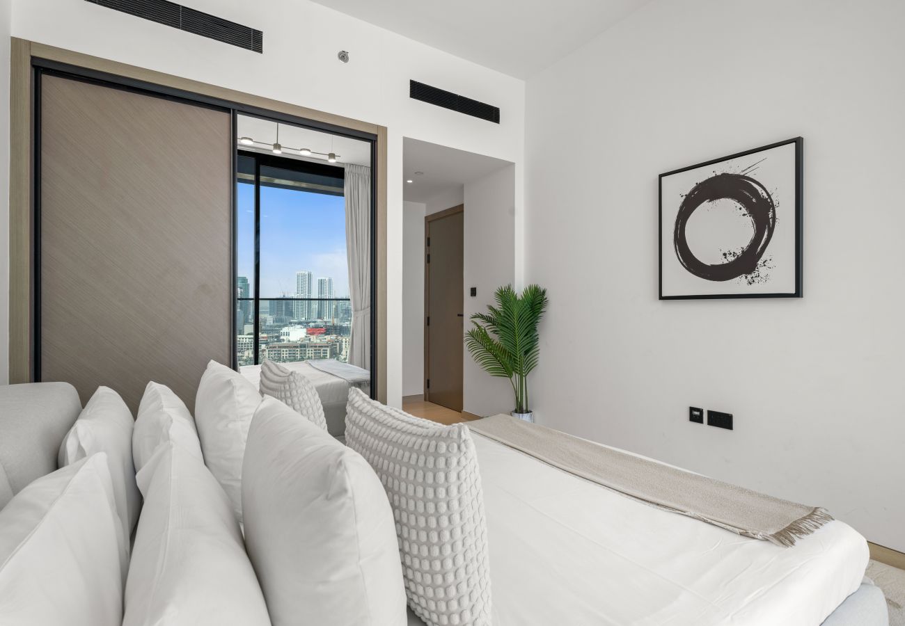Apartment in Dubai - Chic and Stylish 1 BDR in Binghatti corner - JVC