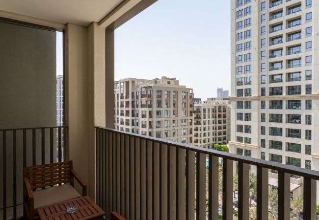 Apartment in Dubai - Radiant Luxe 1BR+Sofa Bed |Sleeps 4| in Lotus 3 Apartment in Dubai - Radiant Luxe 1BR+Sofa Bed |Sleeps 4| in Lotus 3