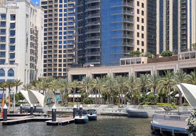 Apartment in Dubai - Radiant Luxe 1BR+Sofa Bed |Sleeps 4| in Lotus 3 Apartment in Dubai - Radiant Luxe 1BR+Sofa Bed |Sleeps 4| in Lotus 3