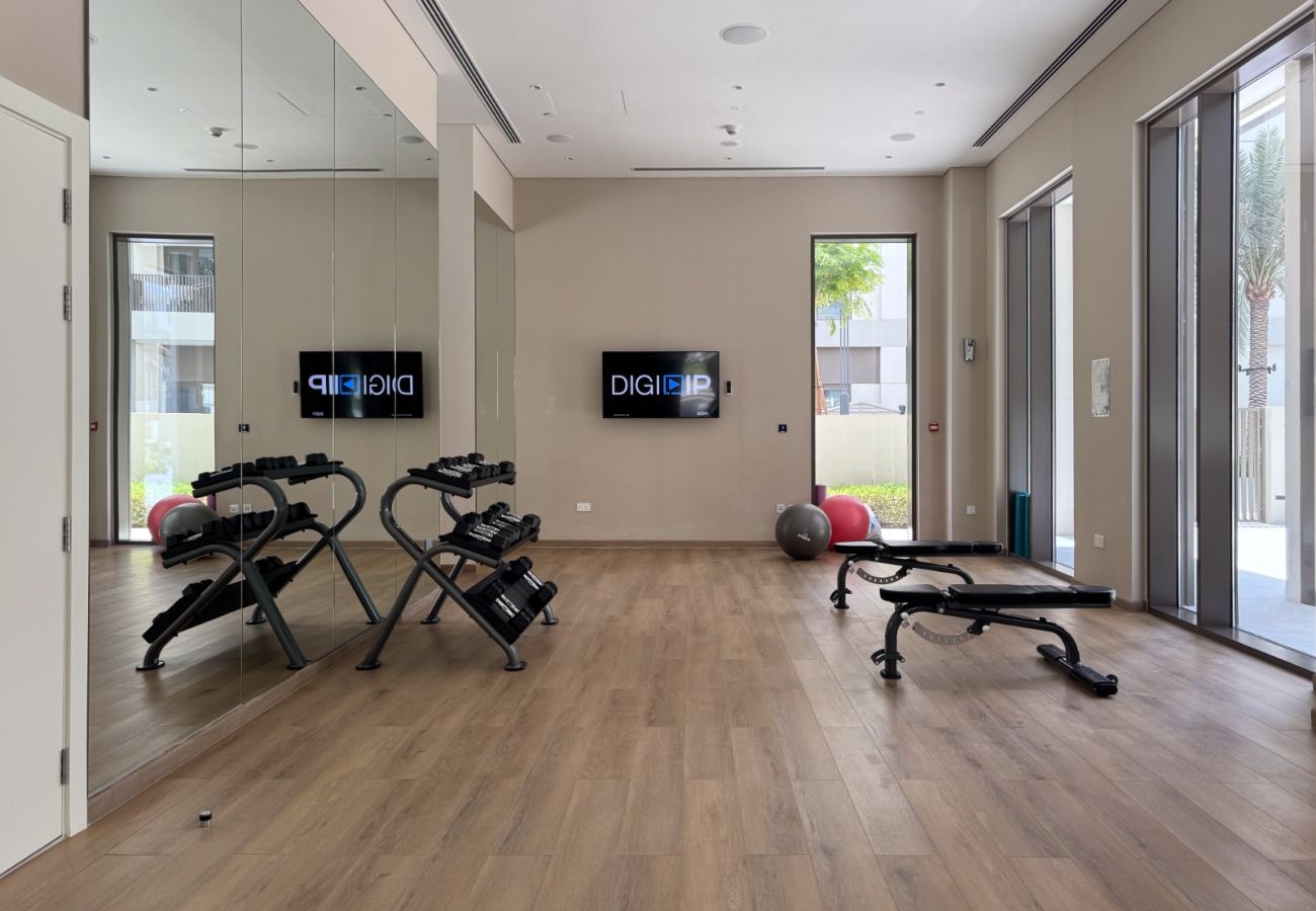 Apartment in Dubai - Radiant Luxe 1BR+Sofa Bed |Sleeps 4| in Lotus 3