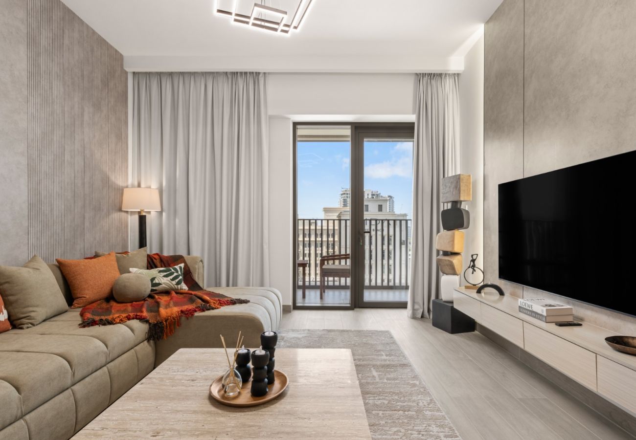 Apartment in Dubai - Radiant Luxe 1BR+Sofa Bed |Sleeps 4| in Lotus 3