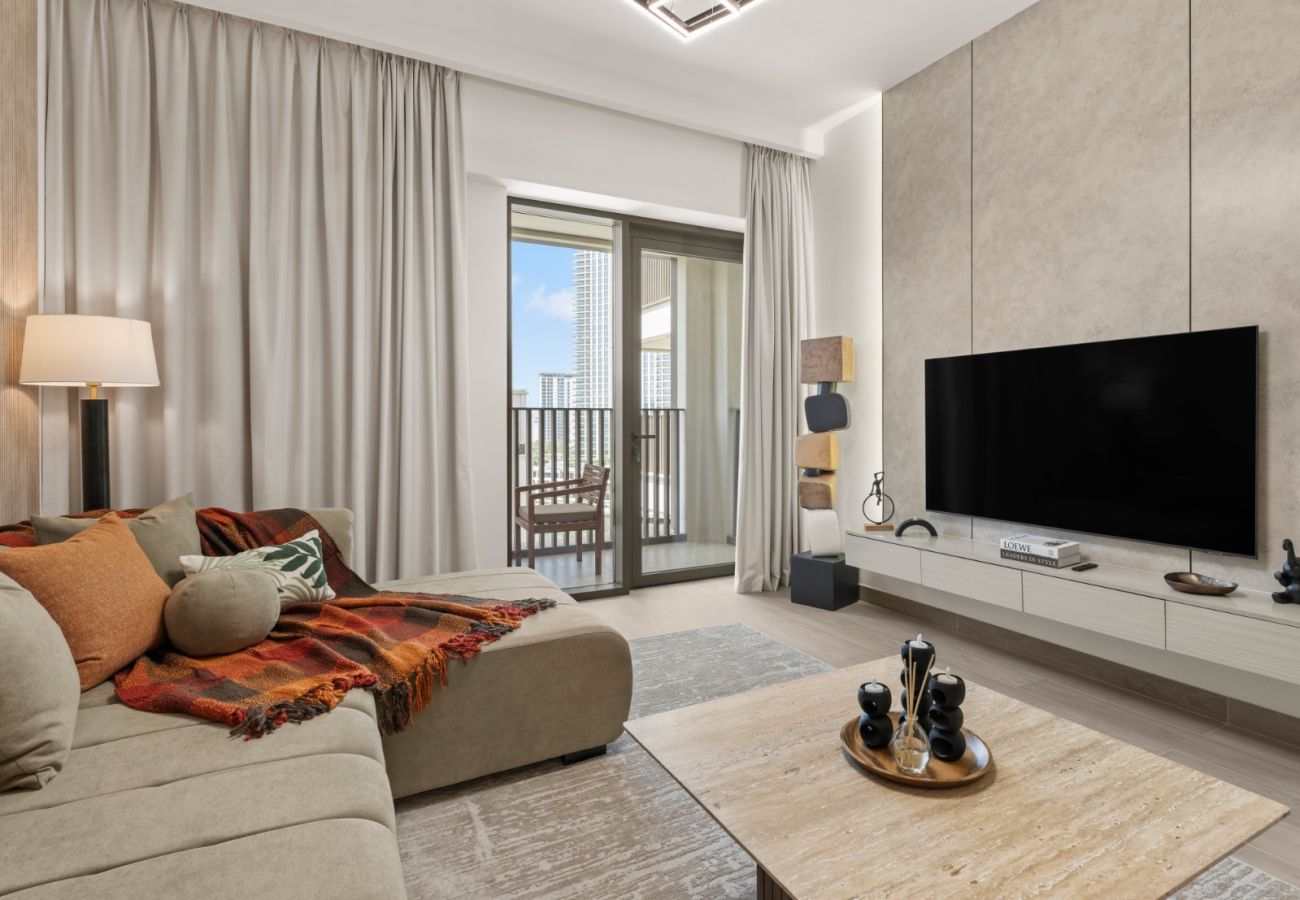Apartment in Dubai - Radiant Luxe 1BR+Sofa Bed |Sleeps 4| in Lotus 3
