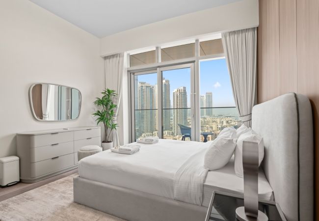 Apartment in Dubai - Royale 1BR+Study|Sleeps 4|Full Burj Khalifa View Apartment in Dubai - Royale 1BR+Study|Sleeps 4|Full Burj Khalifa View