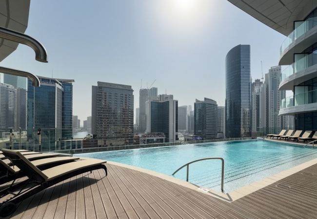 Apartment in Dubai - Royale 1BR+Study|Sleeps 4|Full Burj Khalifa View Apartment in Dubai - Royale 1BR+Study|Sleeps 4|Full Burj Khalifa View