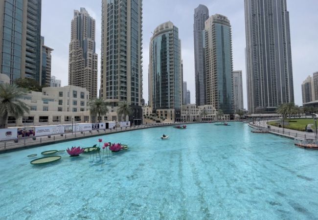 Apartment in Dubai - Royale 1BR+Study|Sleeps 4|Full Burj Khalifa View Apartment in Dubai - Royale 1BR+Study|Sleeps 4|Full Burj Khalifa View