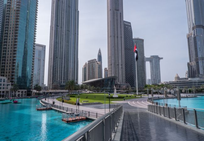 Apartment in Dubai - Royale 1BR+Study|Sleeps 4|Full Burj Khalifa View Apartment in Dubai - Royale 1BR+Study|Sleeps 4|Full Burj Khalifa View