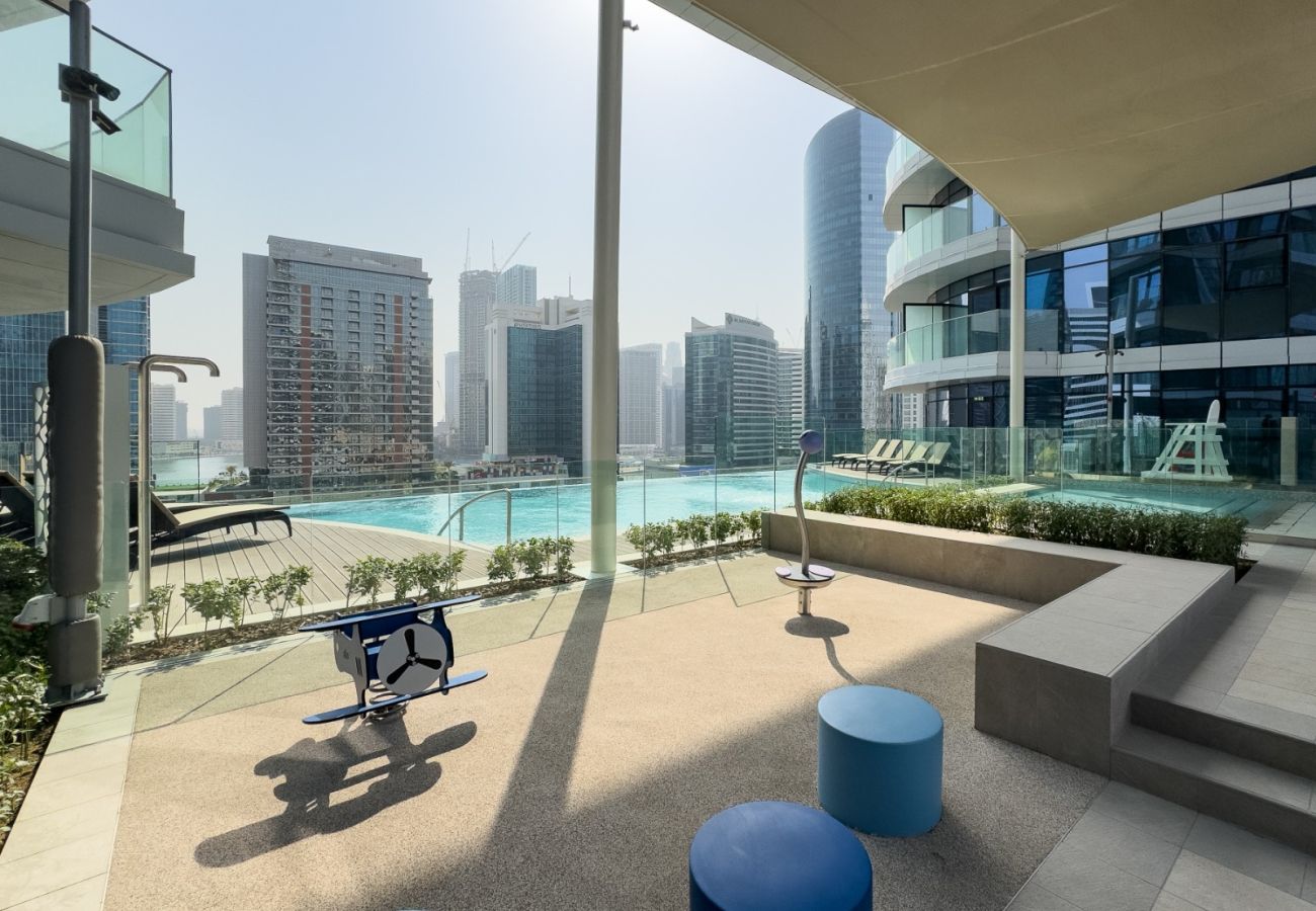 Apartment in Dubai - Royale 1BR+Study|Sleeps 4|Full Burj Khalifa View