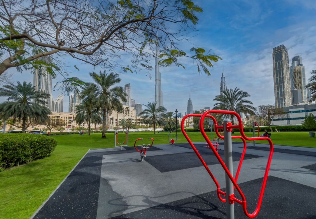 Apartment in Dubai - Royale 1BR+Study|Sleeps 4|Full Burj Khalifa View